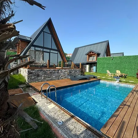 Goelkoey Chalet Kandira