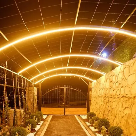 Goelkoey Chalet Kandira